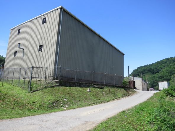 Commercial Buildings & Land: 2000 North Main Street, Hazard, KY 41701